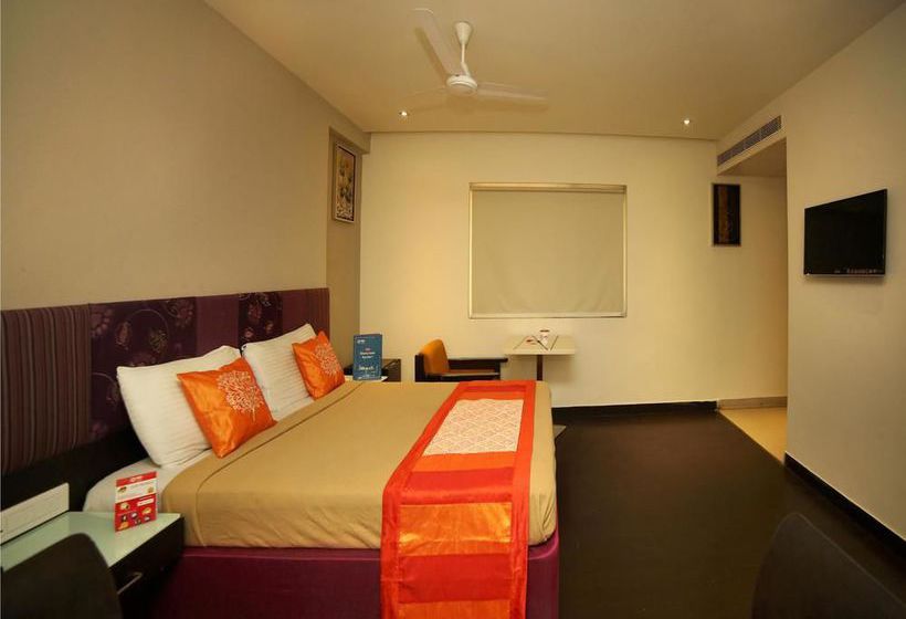 Hotel Oyo Rooms Benz Circle 18