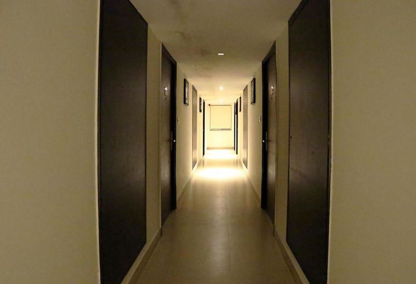 Hotel Oyo Rooms Benz Circle 19