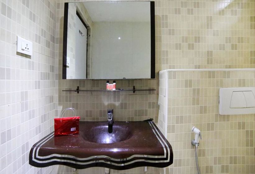 Hotel Oyo Rooms Benz Circle 5