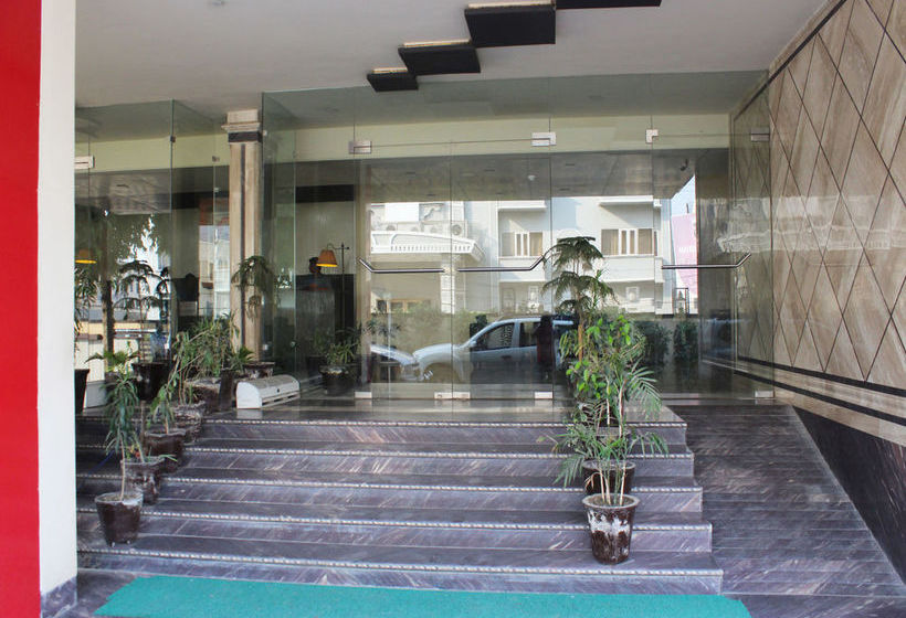 Hotel Oyo Rooms Banke Bihari Mandir 9