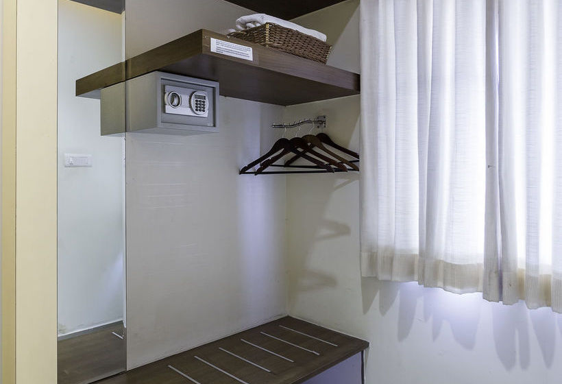 Hotel Treebo Gn International 11