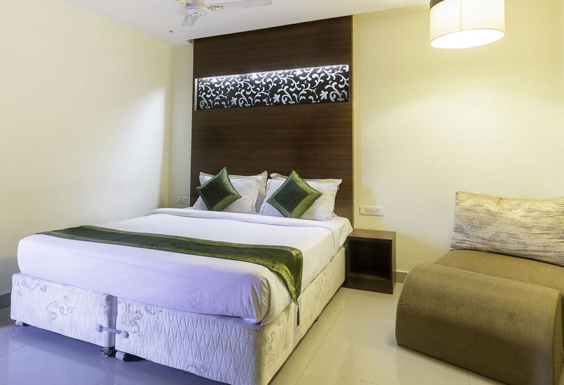 Hotel Treebo Gn International 18