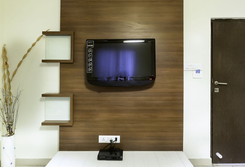 Hotel Treebo Gn International 8