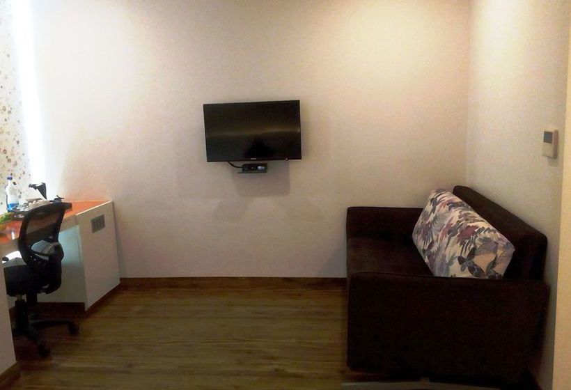 Prangan By Mango Hotels 8