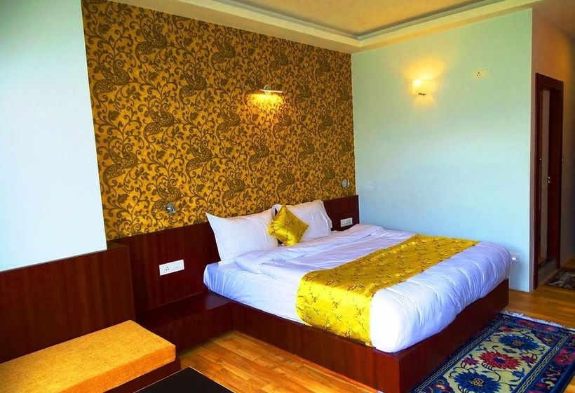 The Golden Crest Hotel Gangtok 10