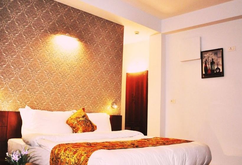 The Golden Crest Hotel Gangtok 11