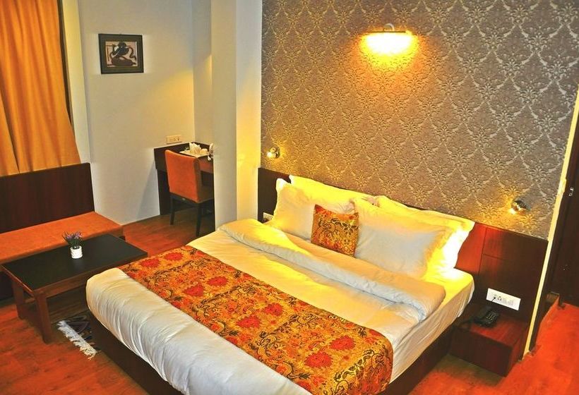 The Golden Crest Hotel Gangtok 13