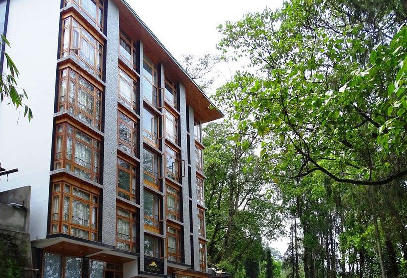 The Golden Crest Hotel Gangtok 2