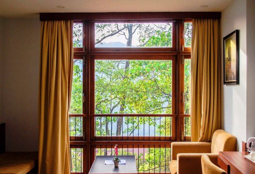 The Golden Crest Hotel Gangtok 8