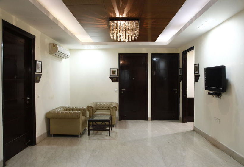 Fabhotel Golf Course Road 11