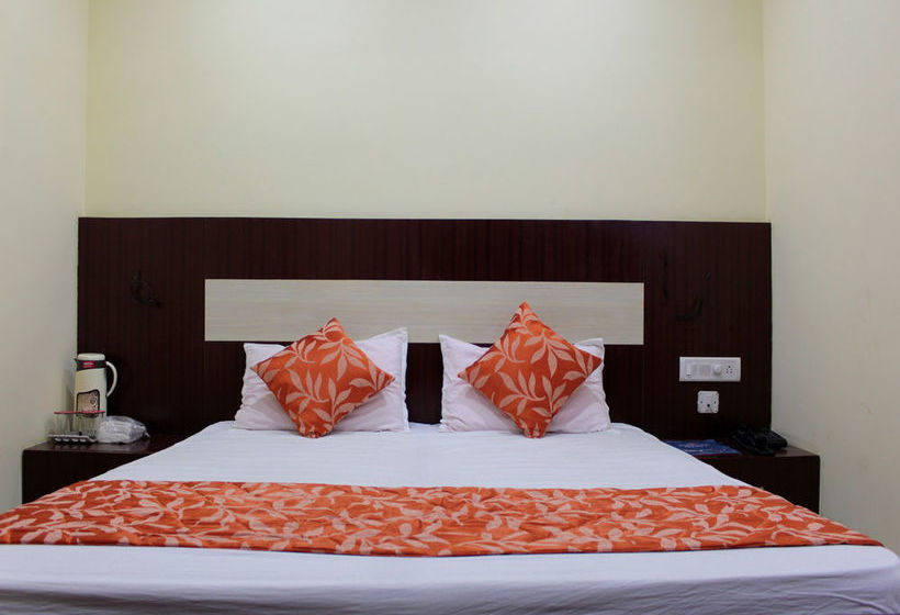 Hotel Oyo Rooms Old Station Road 2