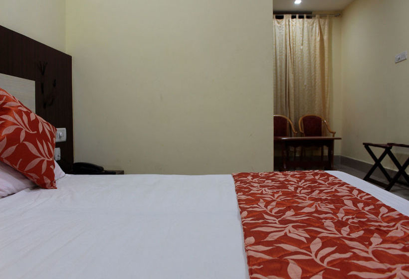 Hotel Oyo Rooms Old Station Road 5