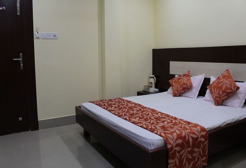 Hotel Oyo Rooms Old Station Road 6