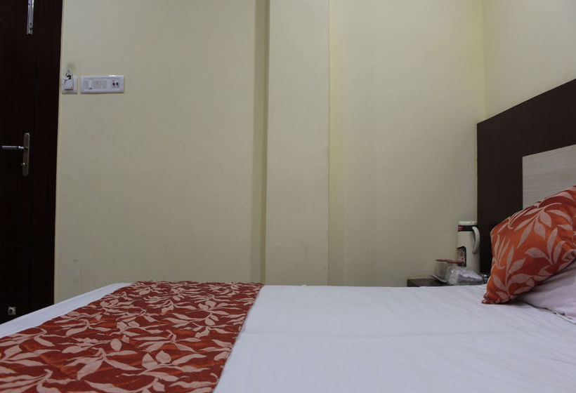 Hotel Oyo Rooms Old Station Road 8