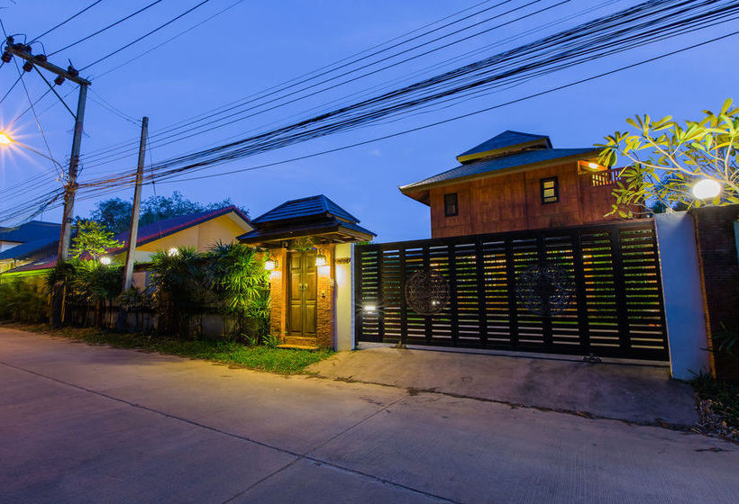 Hotel Lemon Tree Resort Naiharn Phuket 8