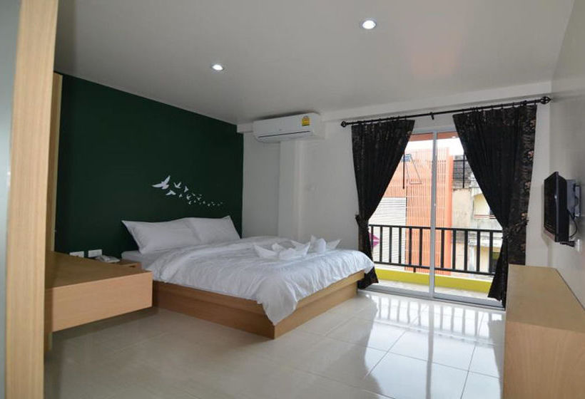 Hotel Issara Na Nakhon Living 1