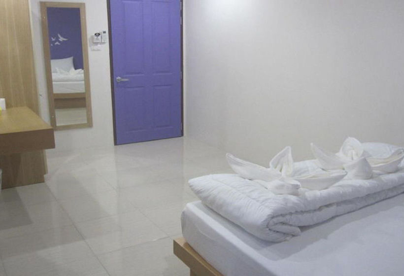 Hotel Issara Na Nakhon Living 10