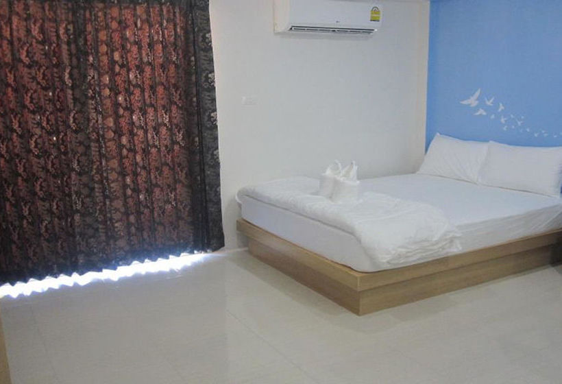Hotel Issara Na Nakhon Living 11