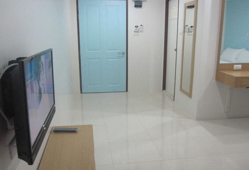 Hotel Issara Na Nakhon Living 12