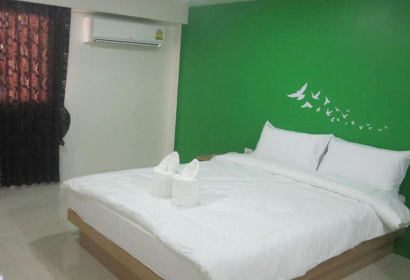 Hotel Issara Na Nakhon Living 13