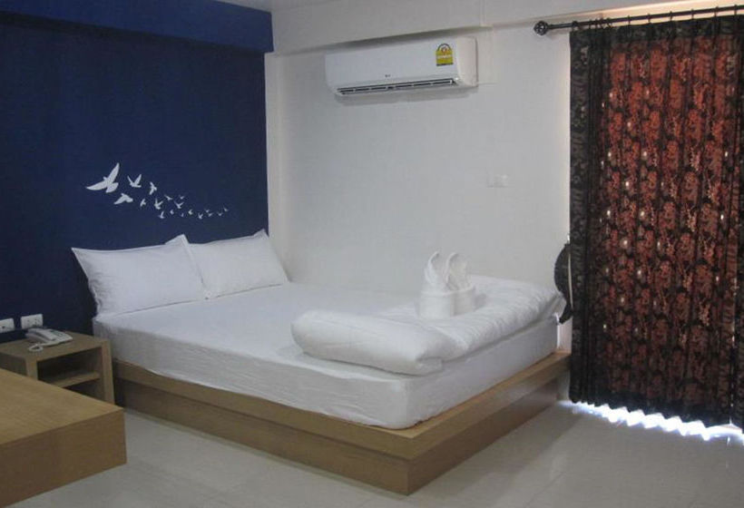 Hotel Issara Na Nakhon Living 5