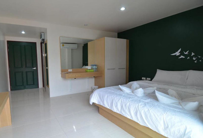 Hotel Issara Na Nakhon Living 8