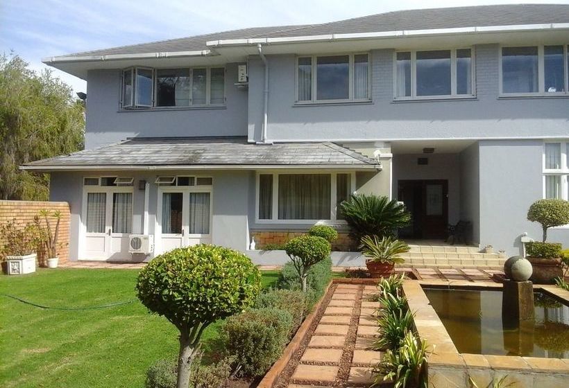 Pension Lorraines On Lincoln Guest House