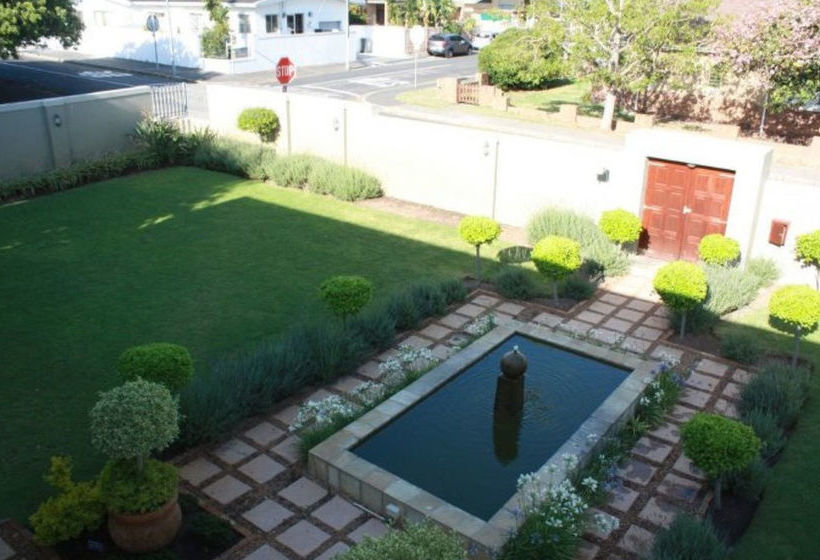 Pension Lorraines On Lincoln Guest House 4