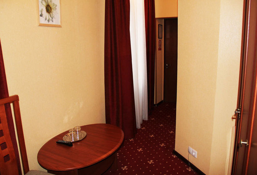 Hotel Pervomayskaya 10