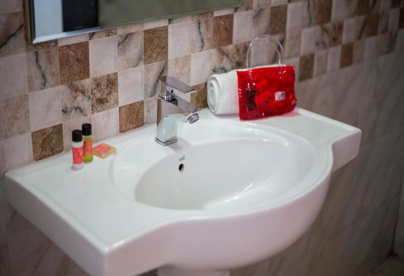 Hotel Oyo Rooms P Road 2