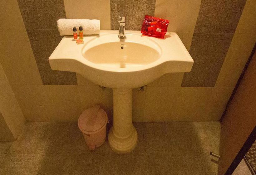 Hotel Oyo Rooms P Road 3