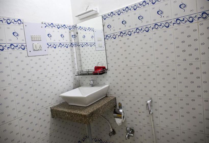 Hotel Oyo Rooms Rajmahal Square 2 1