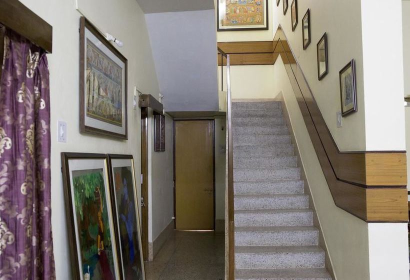 Hotel Oyo Rooms Rajmahal Square 2 18