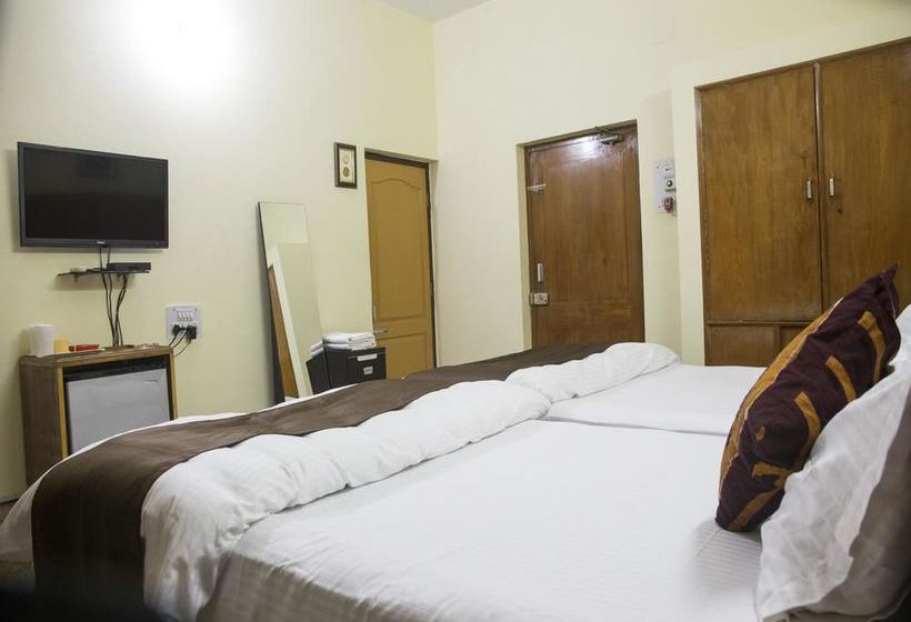 Hotel Oyo Rooms Rajmahal Square 2 5