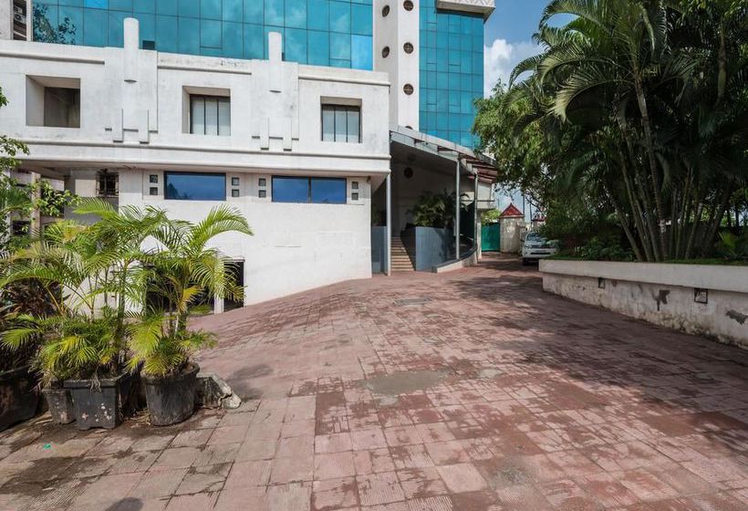 Hotel Oyo Premium Mumbai International Airport 3 11