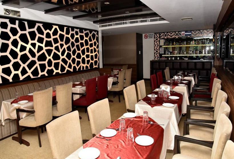 Hotel Oyo Premium Sector 43 B 18