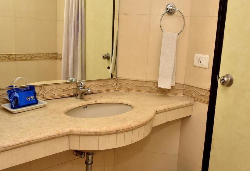 Hotel Oyo Premium Sector 43 B 2