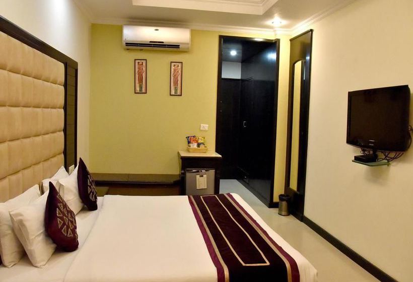 Hotel Oyo Premium Sector 43 B 5