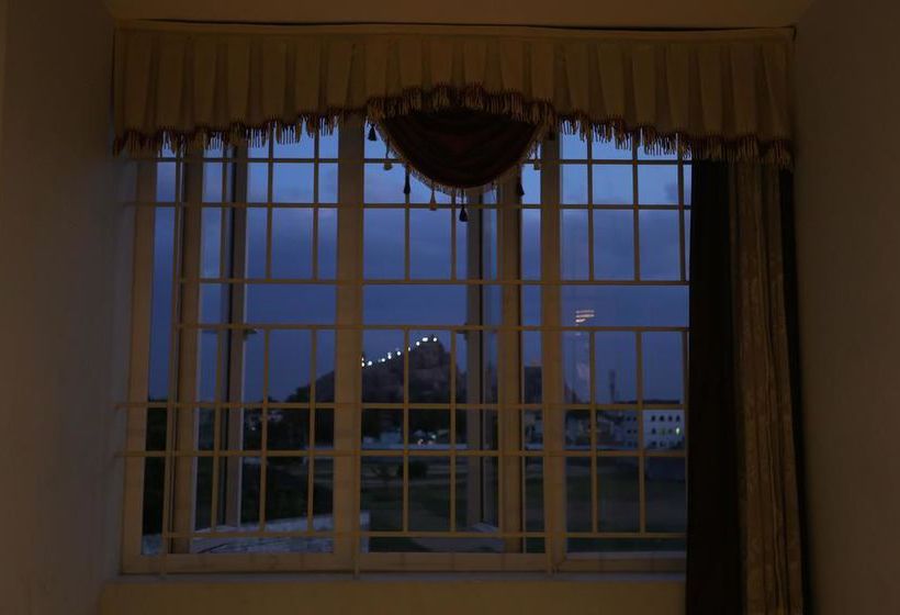 Inn Oyo Rooms Trichy Rockfort 8