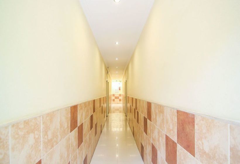 Hotel Oyo Premium Mall Road Cantt 11