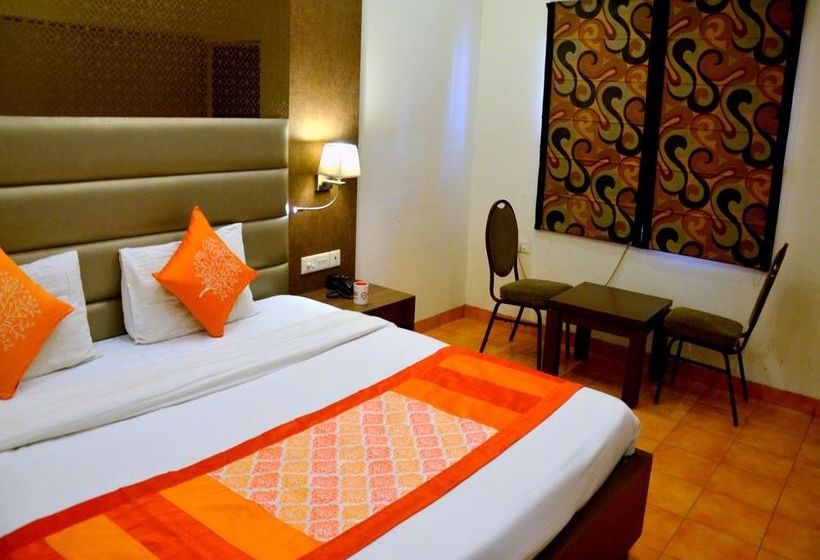 Hotel Oyo Premium Mall Road Cantt 15