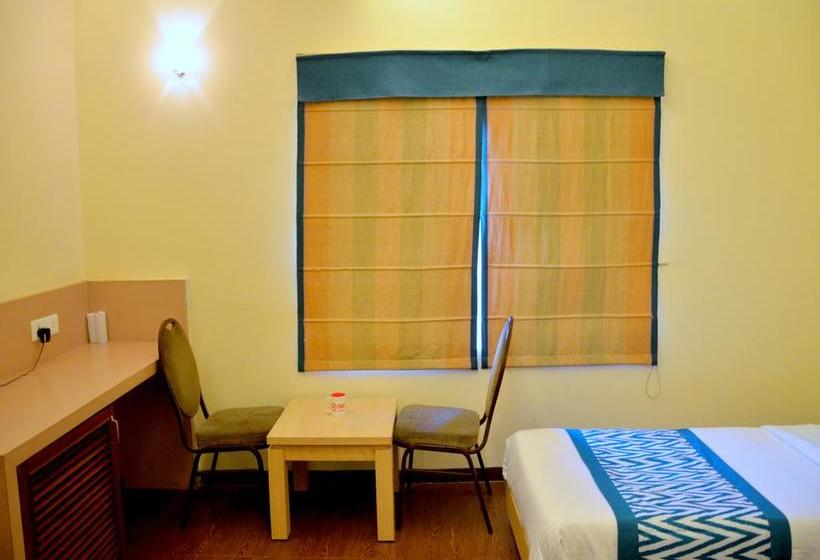 Hotel Oyo Premium Mall Road Cantt 2