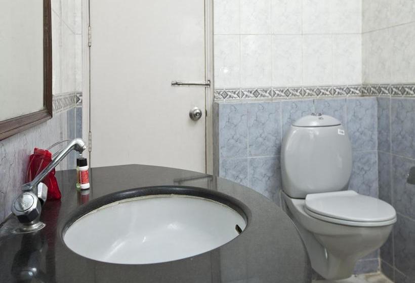 Hotel Oyo Rooms Sikanderpur Metro Dlf Phase 2 6