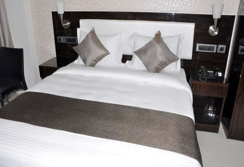 Hotel Oyo Rooms Mondha Naka Jalna Road 12