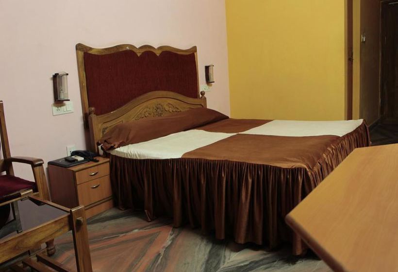 Hostal Hotel Sambit Royale 4