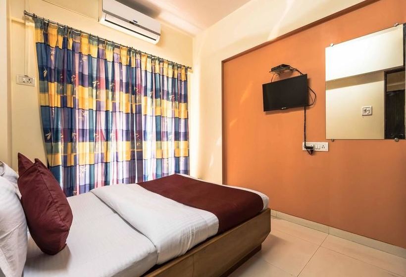 Oyo Apartments Bandra East 13