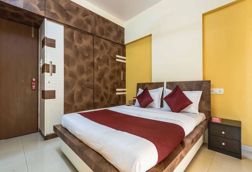 Oyo Apartments Bandra East 8