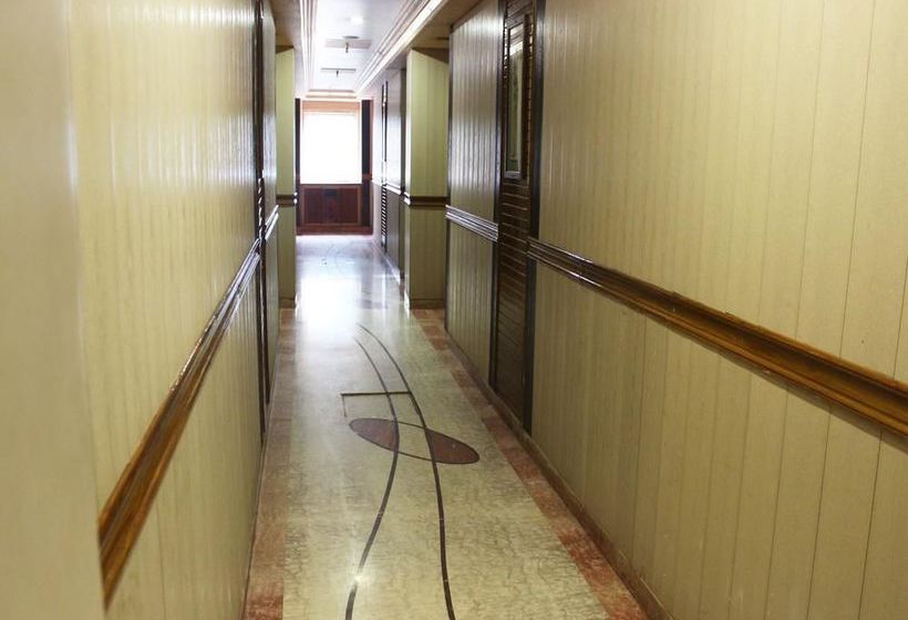 Hotel Oyo Premium Masani Road 7