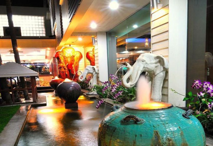 Hotel The Airport 11