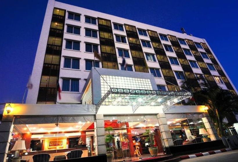 Hotel The Airport 17